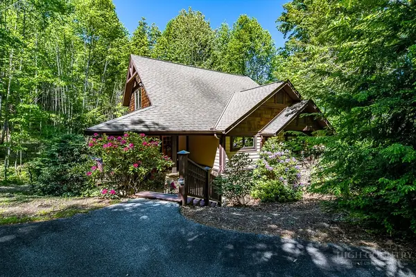 485 Woodlake Loop Road, Elk Park, NC 28622