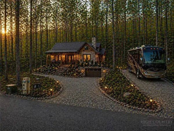 42 Ivy Road, Newland, NC 28657