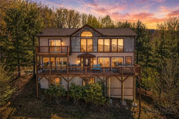 124 W Blueberry Lane, Beech Mountain, NC 28604