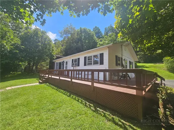 211 Arthur G Caudill Rd, West Jefferson, NC 28694
