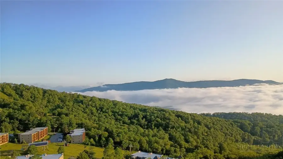 303 Sugar Top Drive #2603, Sugar Mountain, NC 28604 - #3