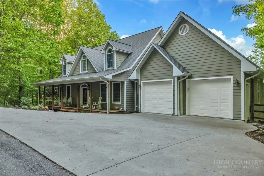 123 Laura Avenue, West Jefferson, NC 28694 - #2