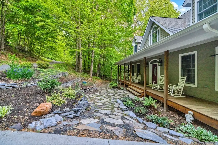 123 Laura Avenue, West Jefferson, NC 28694 - #3
