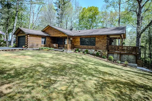 97 Lakeview Road, Newland, NC 28657
