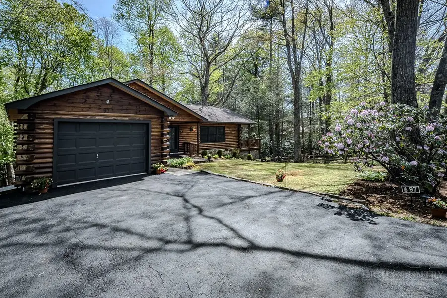 97 Lakeview Road, Newland, NC 28657 - #2