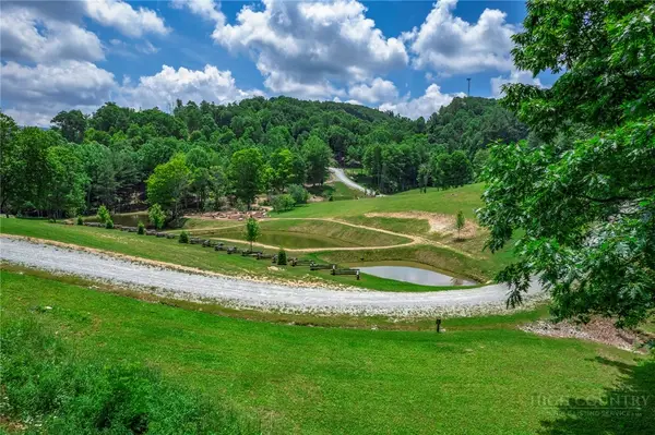 WR-13 Firethorne Lane, Elk Park, NC 28604