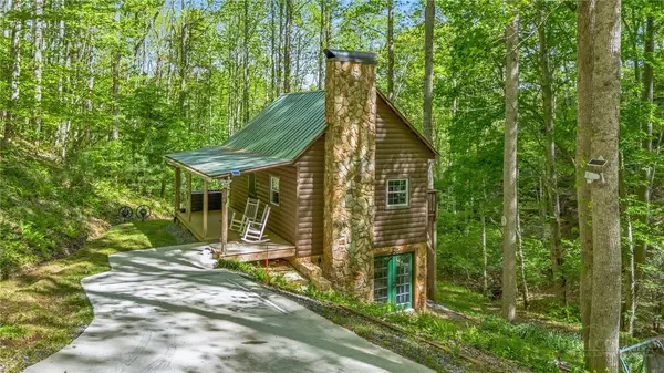 204 Mountain Side Lane, Crumpler, NC 28617