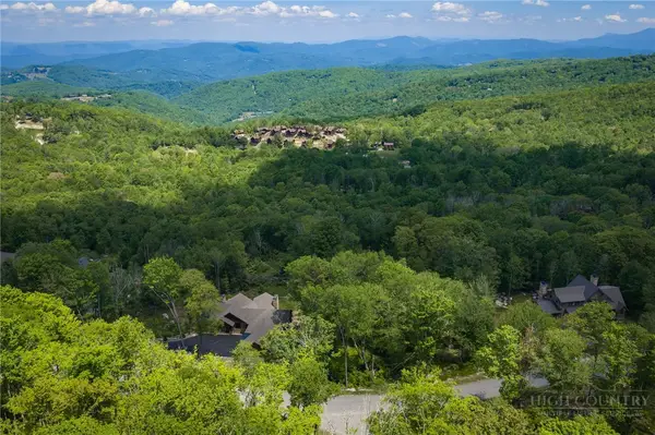 ES-15 Eagles Feather Trail, Banner Elk, NC 28604