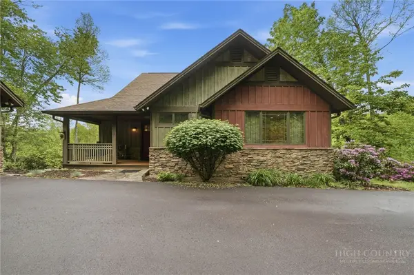 405 Woodlake Loop Road, Elk Park, NC 28622