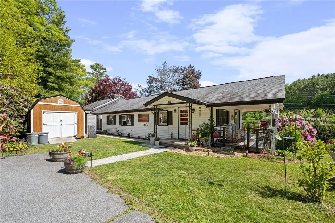 190 Benfield Road, Crossnore, NC 28616 - #1
