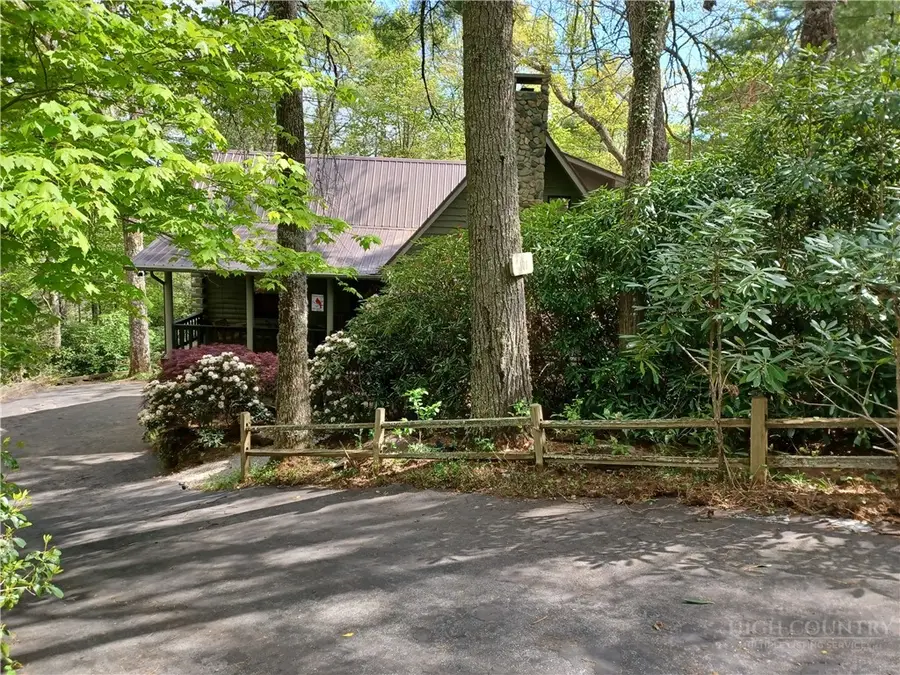 100 Tulip Lane, Newland, NC 28657 - #3