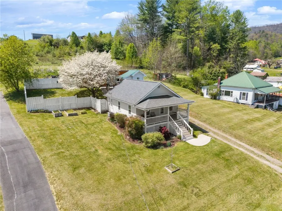 207 Main Street, Butler, TN 37640 - #3