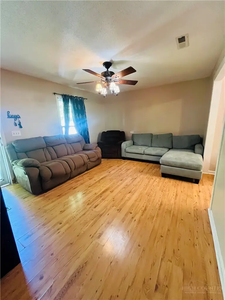 138 Oak Street, Jefferson, NC 28640 - #2