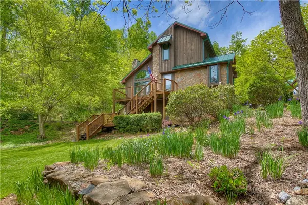 262 Azalea Hills Lane, Spruce Pine, NC 28777