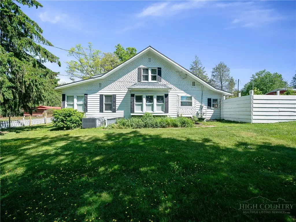 490 Cranberry Street, Newland, NC 28657 - #1