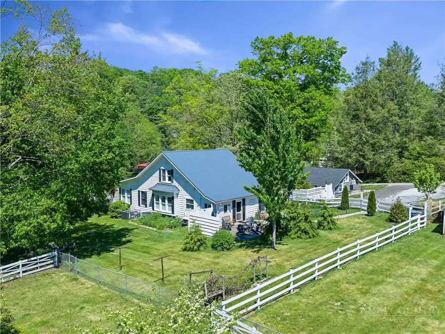 490 Cranberry Street, Newland, NC 28657 - #3