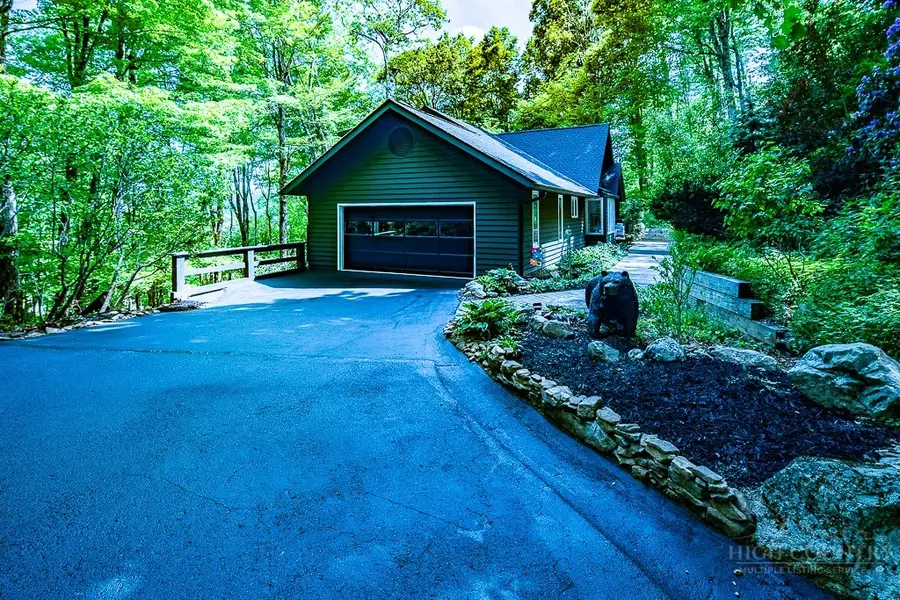 4003 Woodlands Drive, Linville, NC 28646 - #2