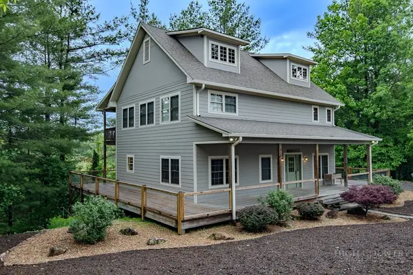 706 Village Pine Drive, Jefferson, NC 28640