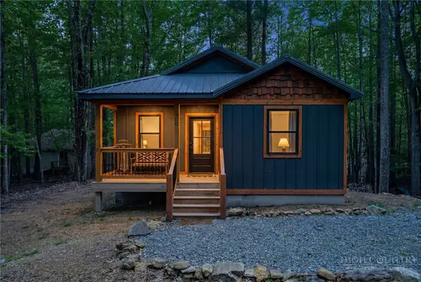 100 Teaberry Trail, Beech Mountain, NC 28604