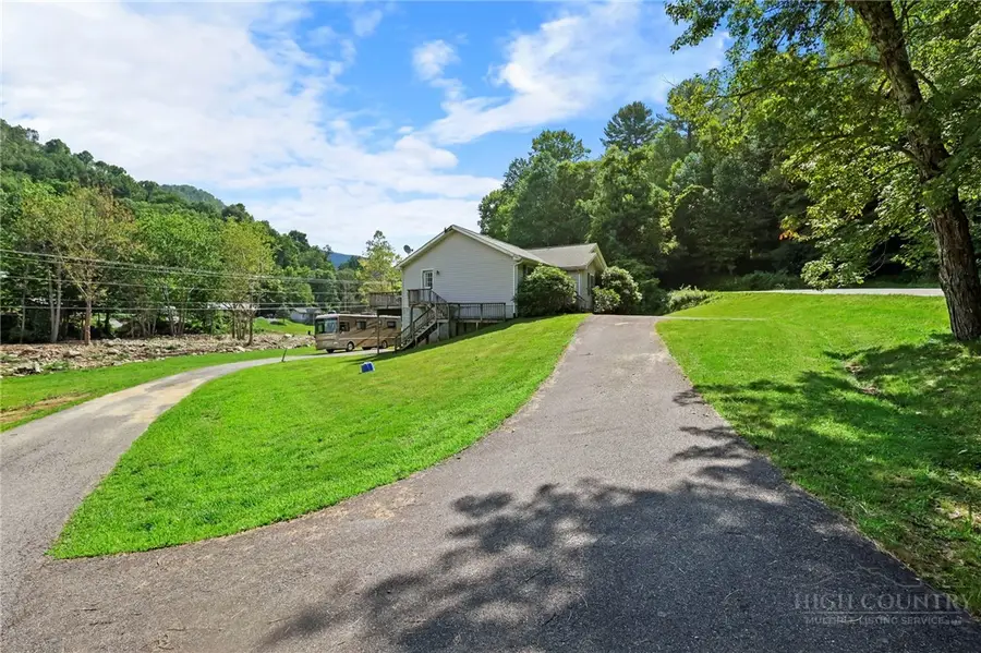 31 Barlow Road, Elk Park, NC 28622 - #2