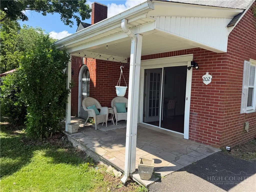202 Academy Street, Jefferson, NC 28640 - #1