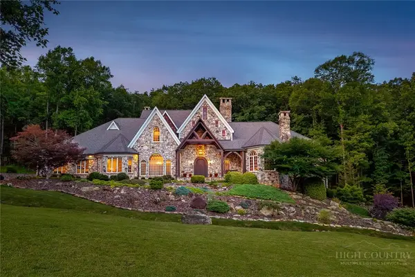 5712 Summit Road, Purlear, NC 28665
