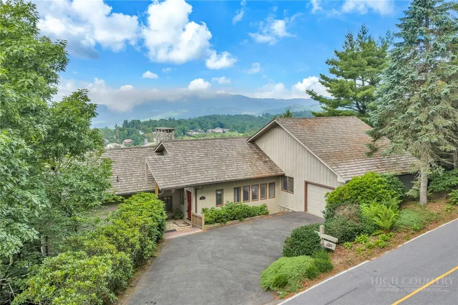 483 W Green Hill Drive, Blowing Rock, NC 28605 - #2