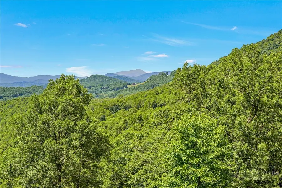 527 Tomahawk Drive, Todd, NC 28684 - #2