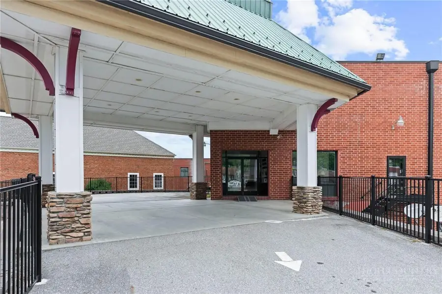 215 S Jefferson Station Place #210, West Jefferson, NC 28694 - #2
