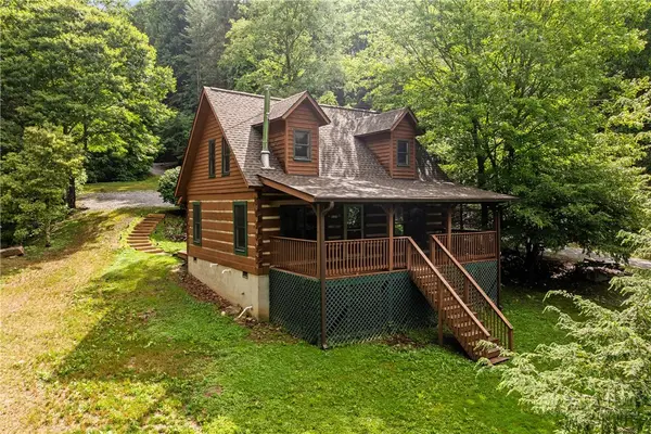 419 Dillard Green Road, Vilas, NC 28692