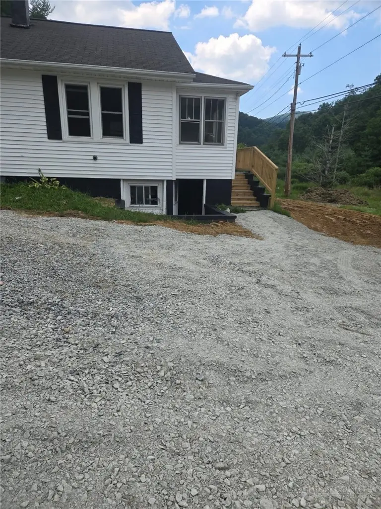 1443 Old Toe River Road, Newland, NC 28657 - #2