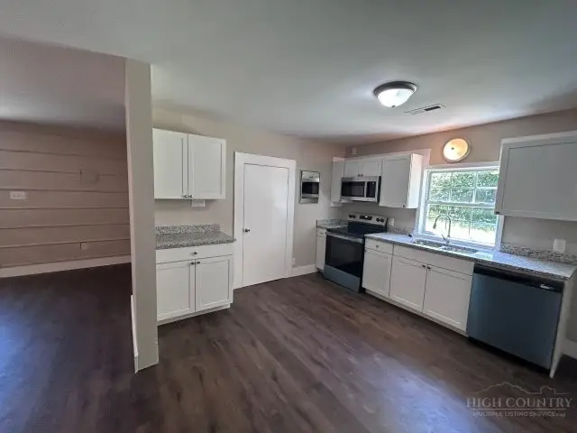 603 Thomas Street, Reidsville, NC 27320 - #3