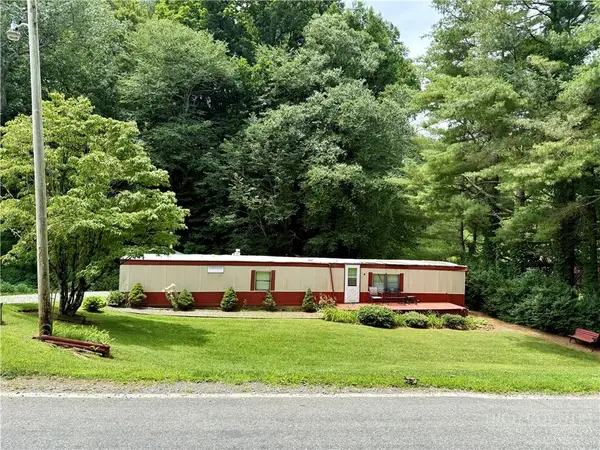 512 Greer Lane, Vilas, NC 28692