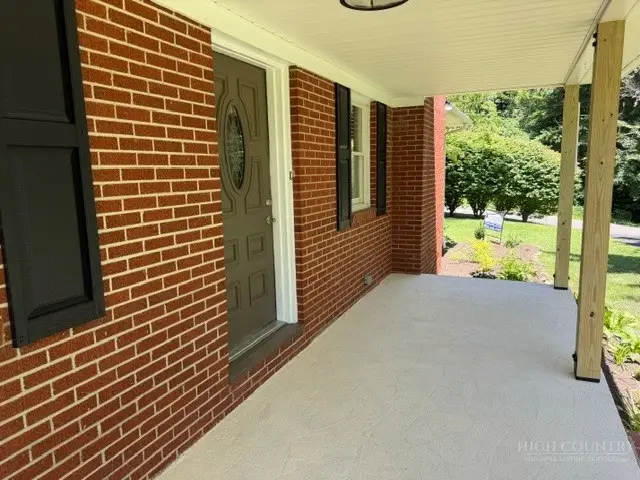 107 W Seventh Street, West Jefferson, NC 28694 - #2