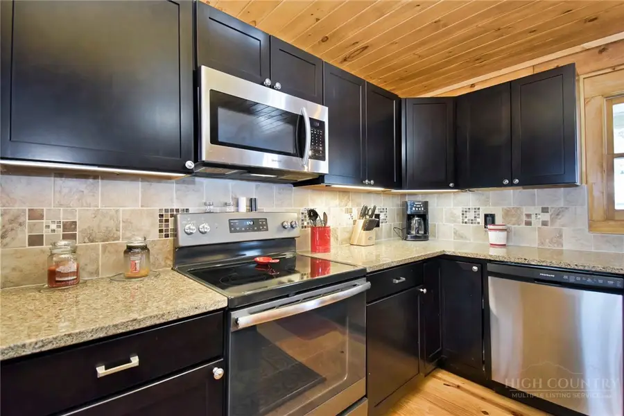 121 Whipporwill Way, Beech Mountain, NC 28604 - #3