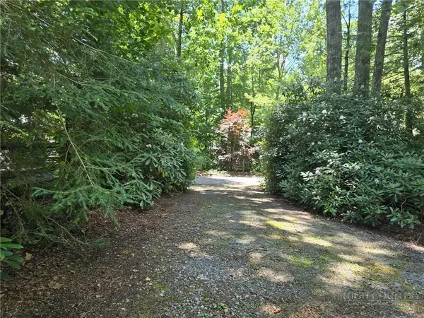449 Windridge Road, Newland, NC 28657