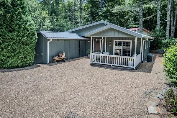 10 Overlook Road, Newland, NC 28657