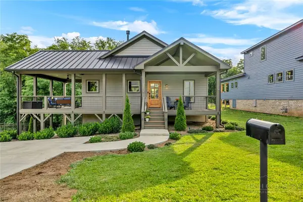 806 Hillcrest Avenue, West Jefferson, NC 28694