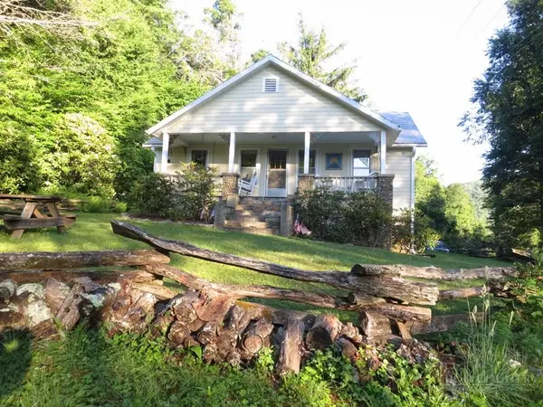 6835 Nc 183 Highway, Newland, NC 28657
