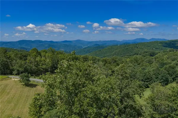 F-22 Old Mcguire Road, Banner Elk, NC 28622