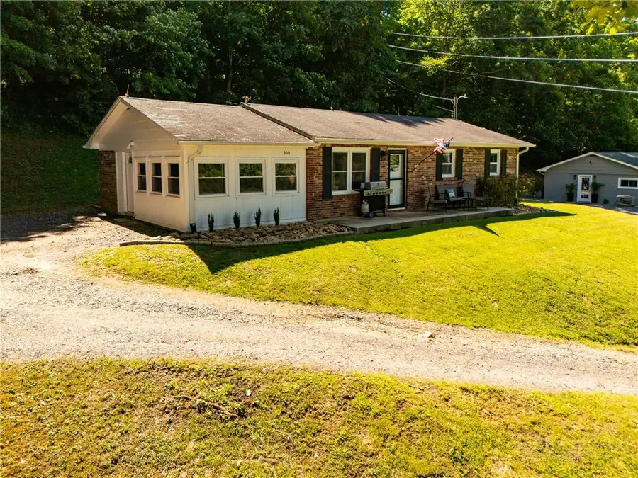 300 South Avenue, West Jefferson, NC 28694 - #2
