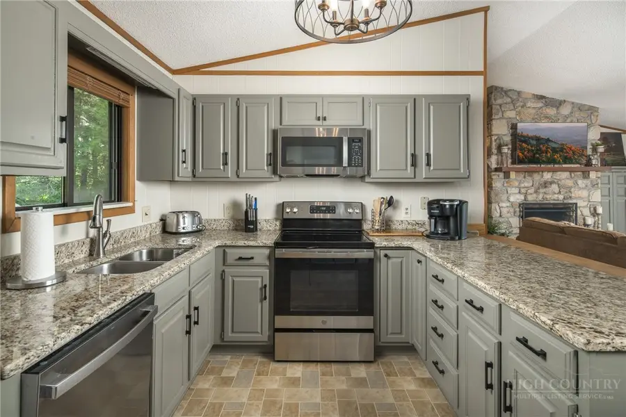 439 Wildcat Rocks, Seven Devils, NC 28604 - #3
