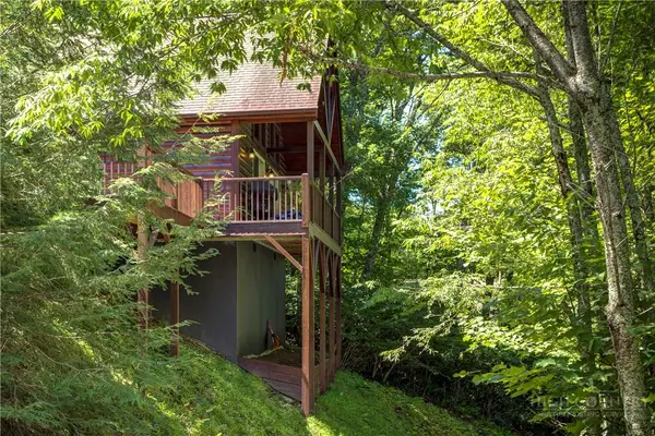 50 Cabin Ridge Lane, Banner Elk, NC 28604