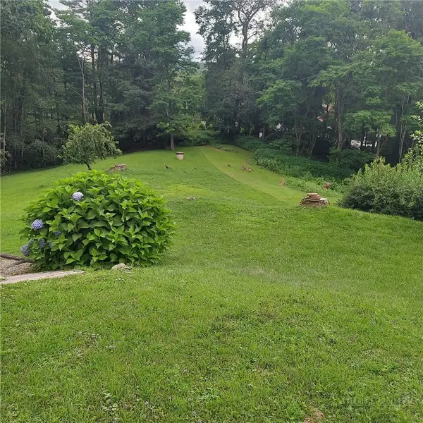 8676 Nc Hwy 183, Newland, NC 28657