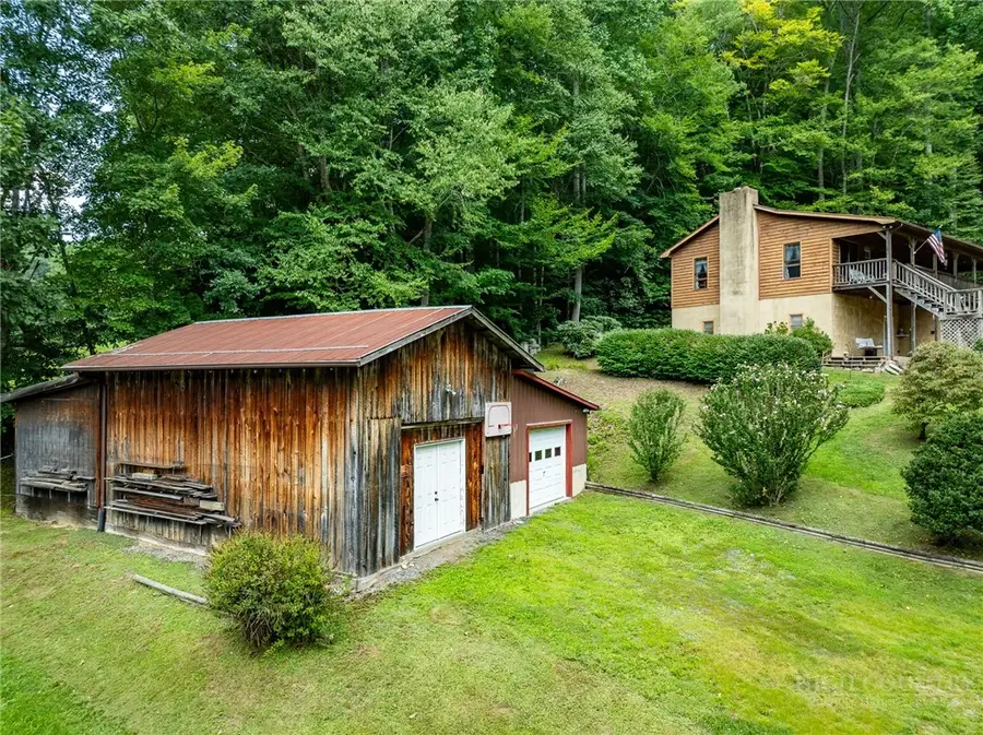 906 Mountain Dale Road, Vilas, NC 28692 - #2