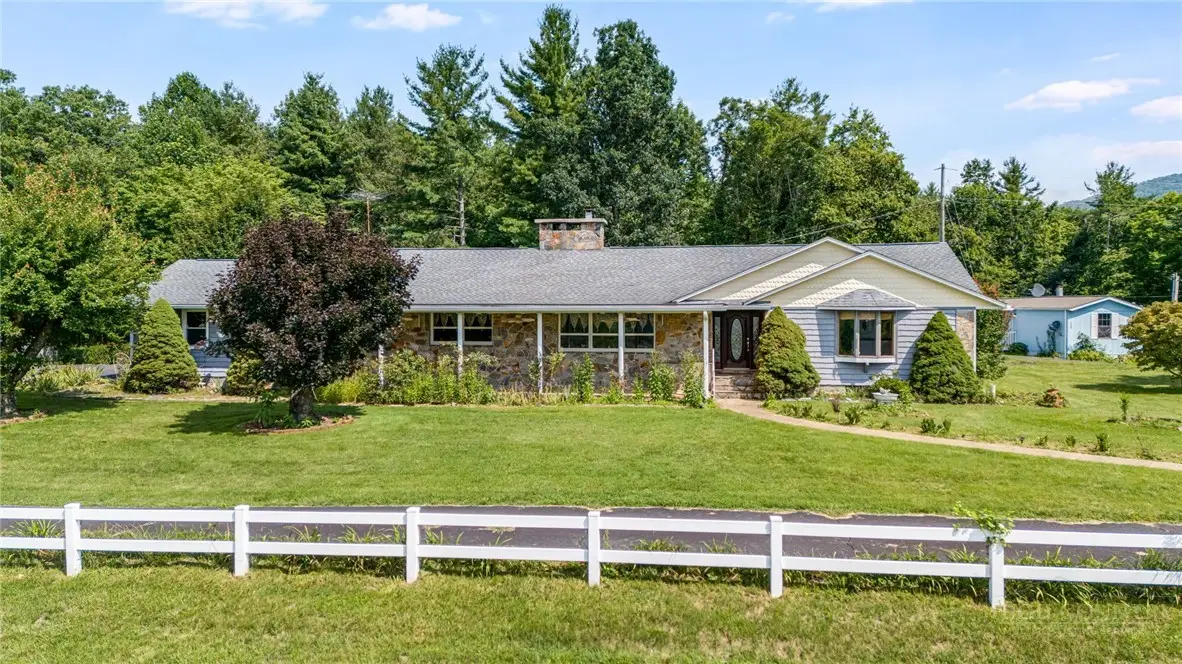 136 Summer Lane, Spruce Pine, NC 28777 - #1