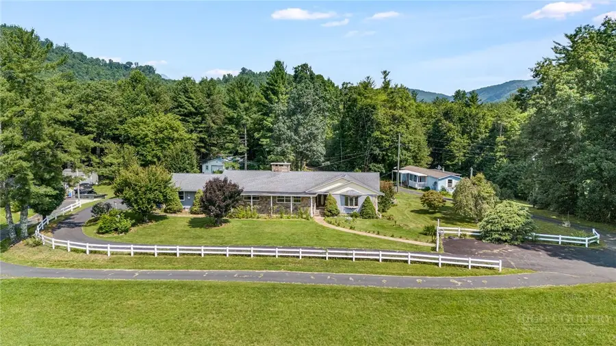 136 Summer Lane, Spruce Pine, NC 28777 - #3