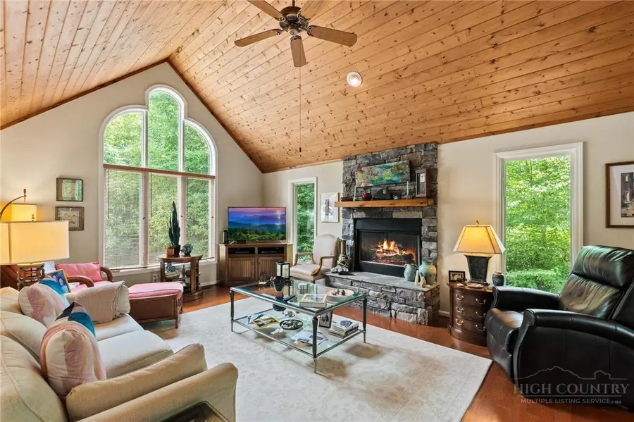 187 Cinnamon Fern Lane, Banner Elk, NC 28604 - #2