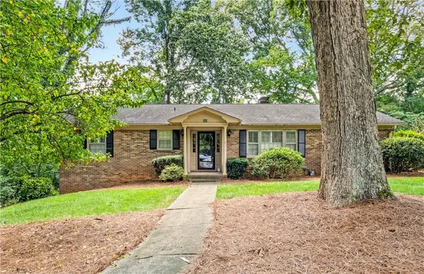 560 Kelway Place, Winston Salem, NC 27104