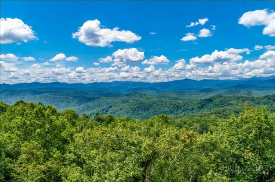 199 Bear Drive, Blowing Rock, NC 28605 - #2